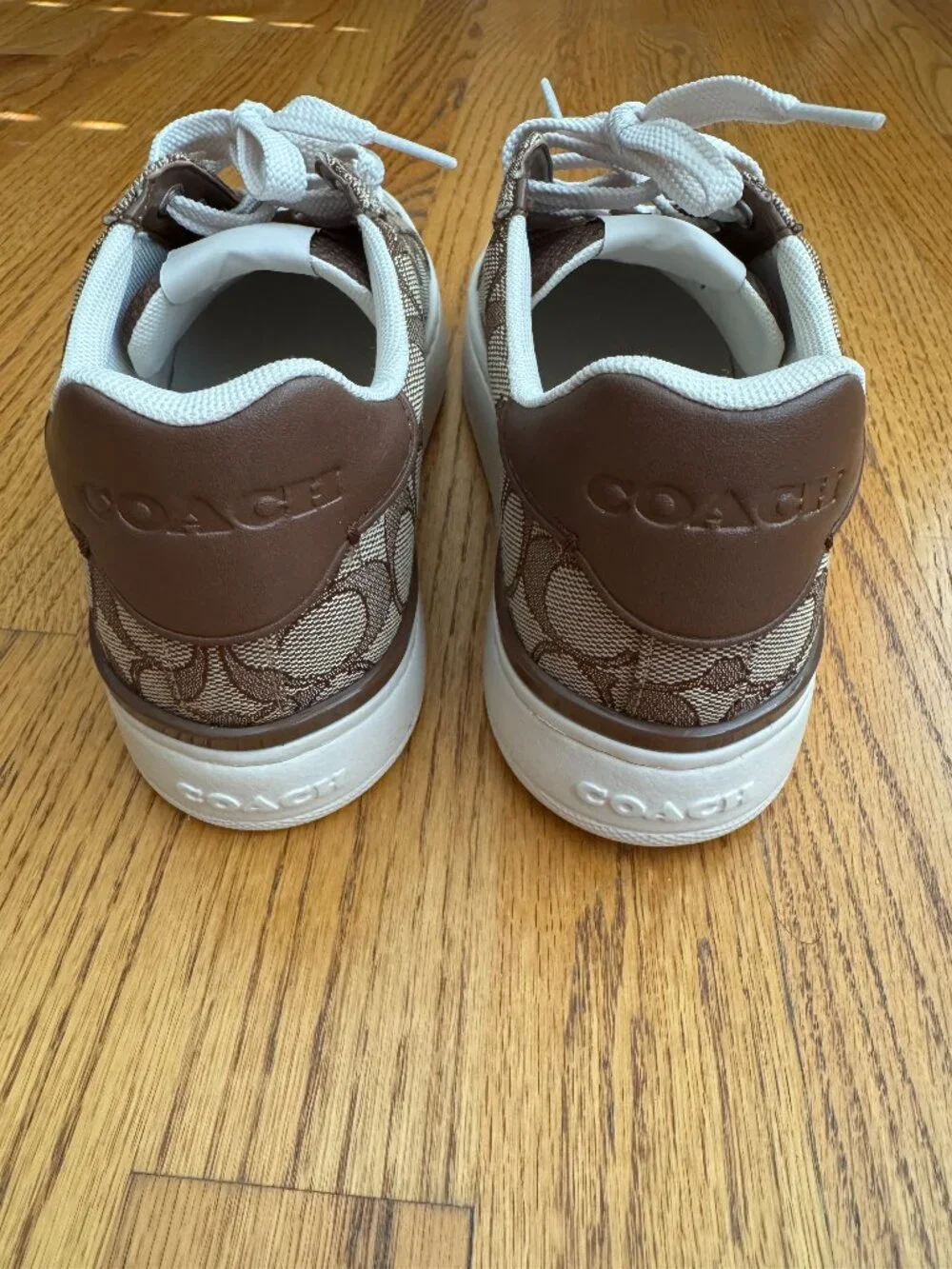 Coach Clip Low Top Sneaker Khaki/Saddle Sig Jacquard 7.5B (NWT)